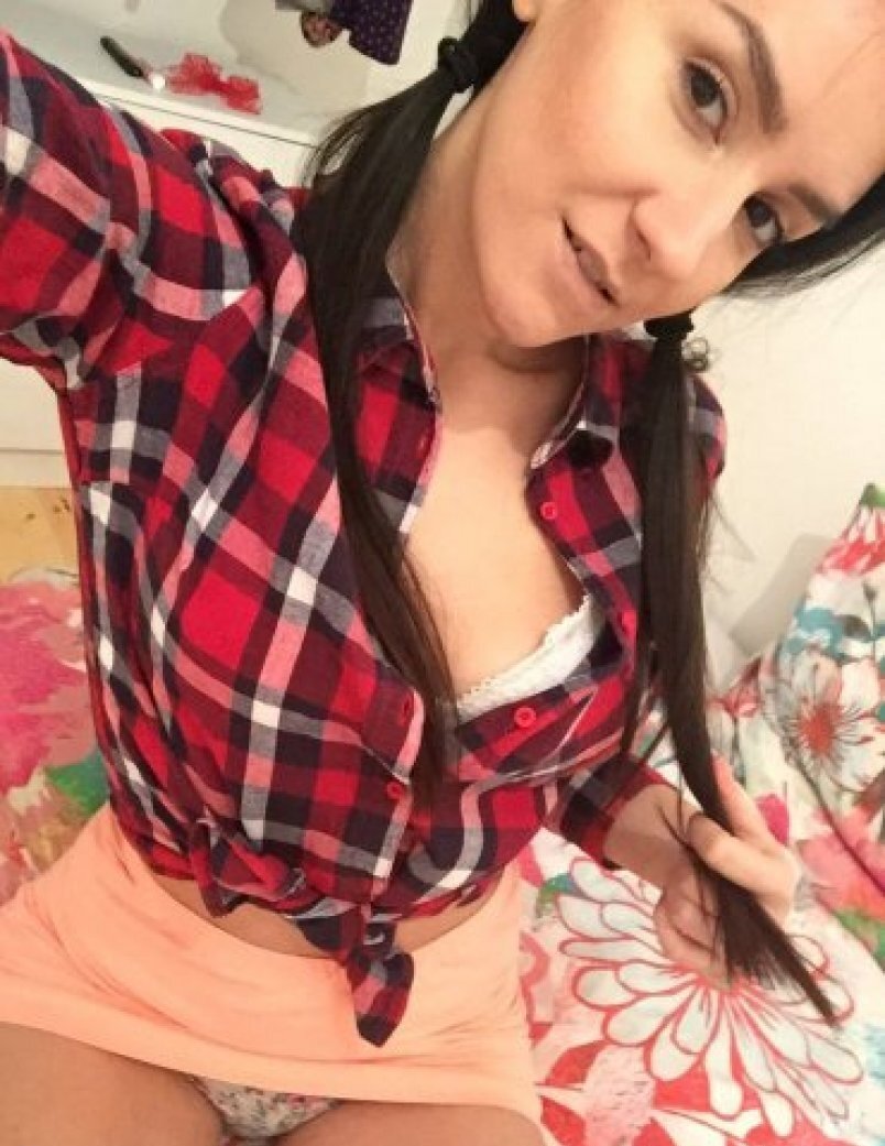 Леночка индивидуалка Санкт-Петербурга у метро Балтийская индивидуалки анал спб